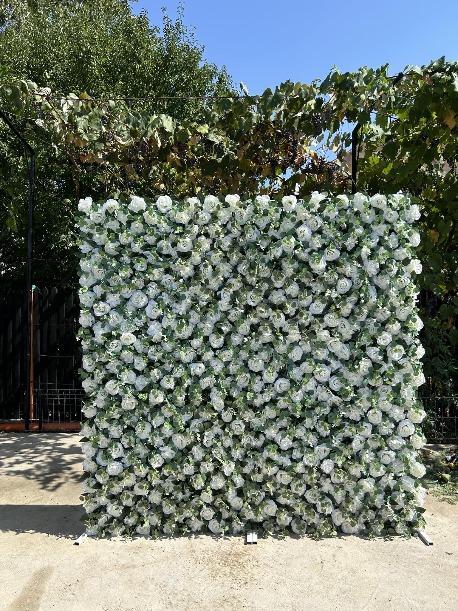 Detaliu flori 3D panou floral evenimente, fundal foto profesional pentru nunti si botezuri - Logistica PIM MOOD Events
